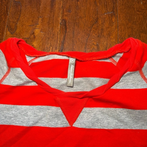 Hanna Andersson red and gray striped scoop neck long sleeve tshirt size M - Picture 4 of 13